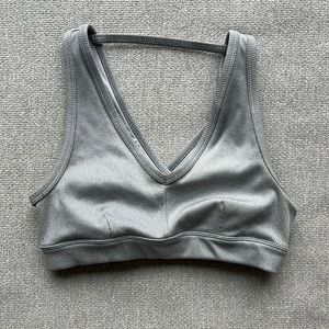 Alo yoga sports bra size small